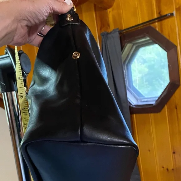 Tommy Hilfiger Black handbag EUC - Picture 6 of 12